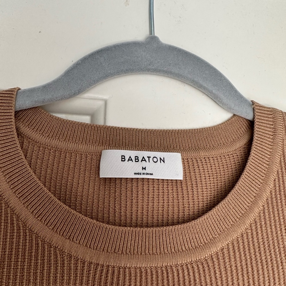 Aritzia Top